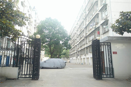 出售泰安嘉和新城3室2厅2卫138平简单装修